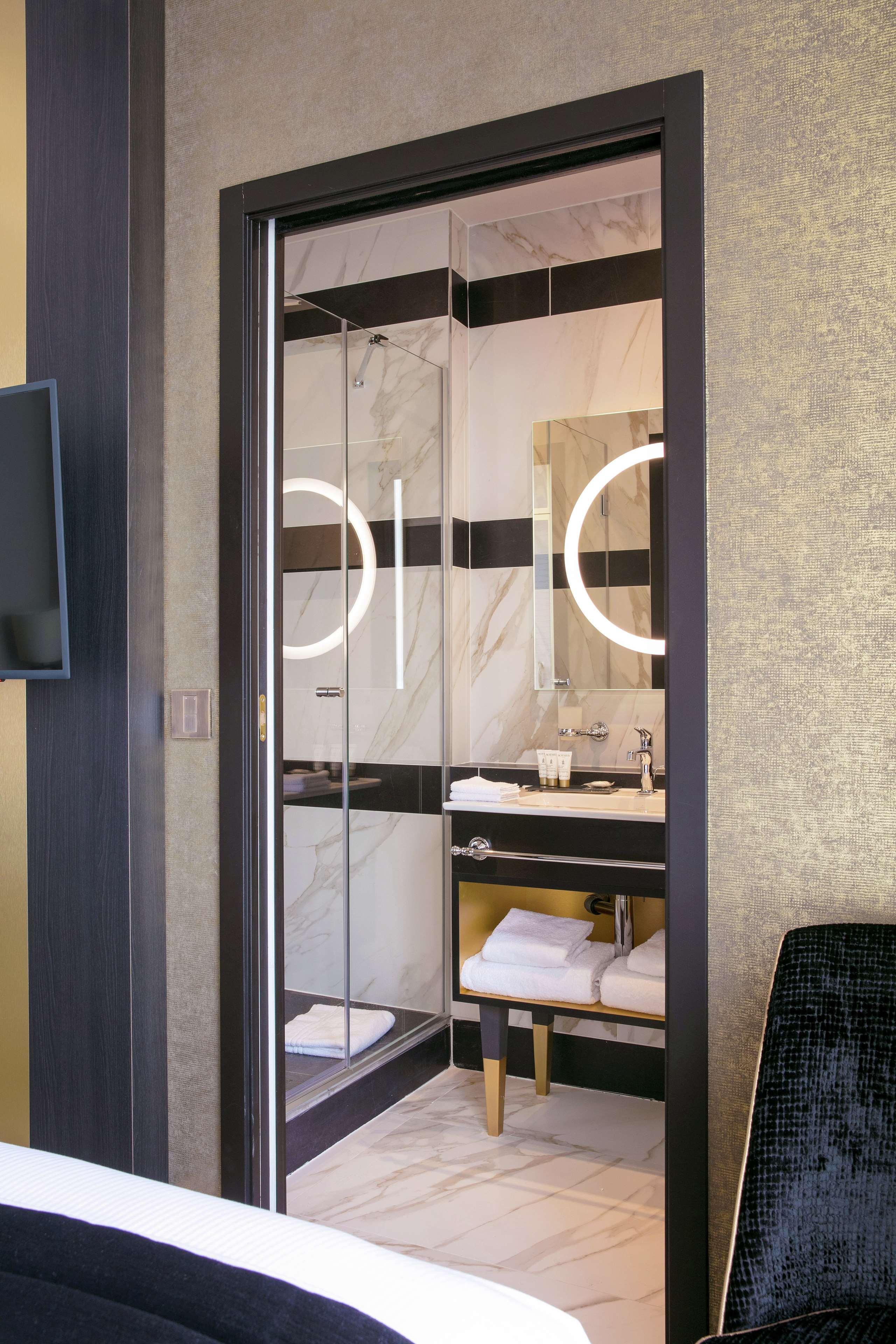 Niepce Paris, Curio Collection By Hilton Hotel Bagian luar foto