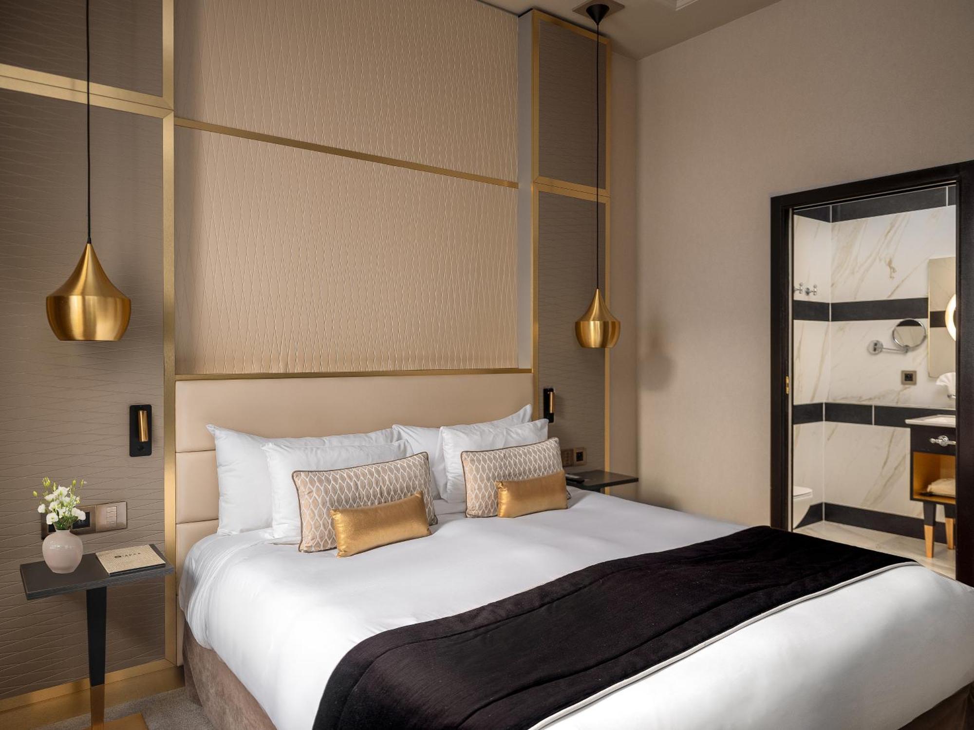 Niepce Paris, Curio Collection By Hilton Hotel Bagian luar foto
