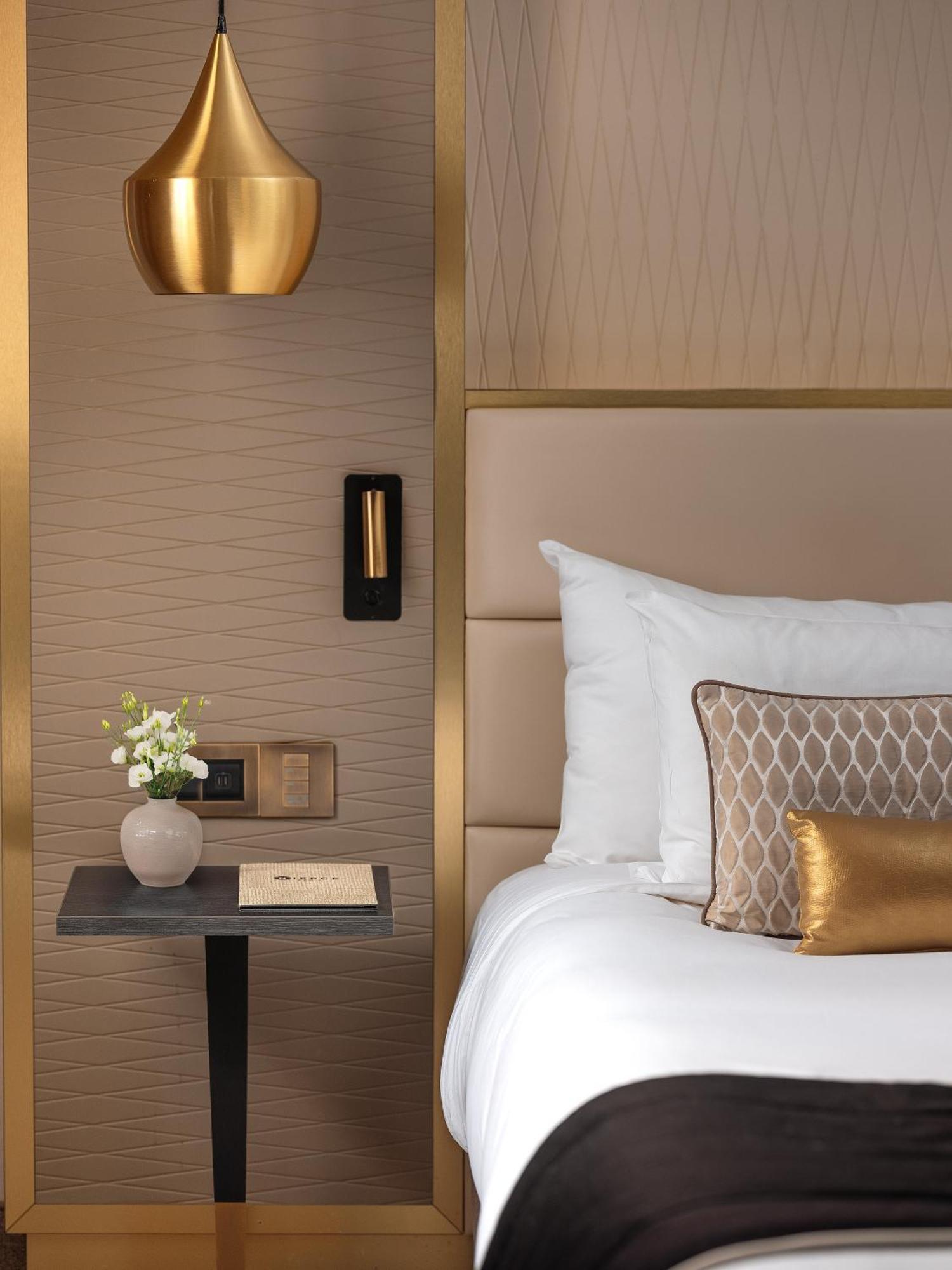 Niepce Paris, Curio Collection By Hilton Hotel Bagian luar foto