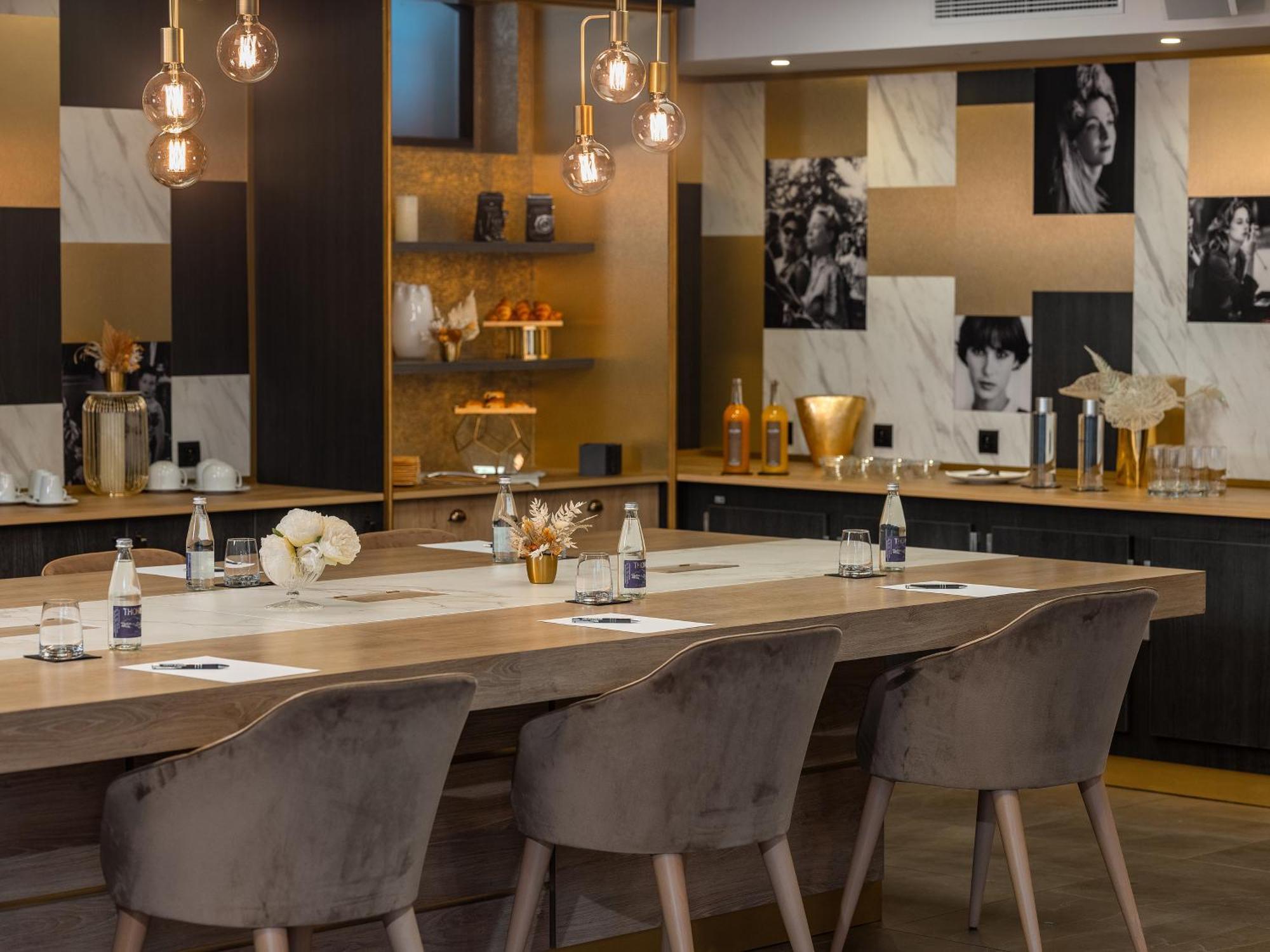 Niepce Paris, Curio Collection By Hilton Hotel Bagian luar foto